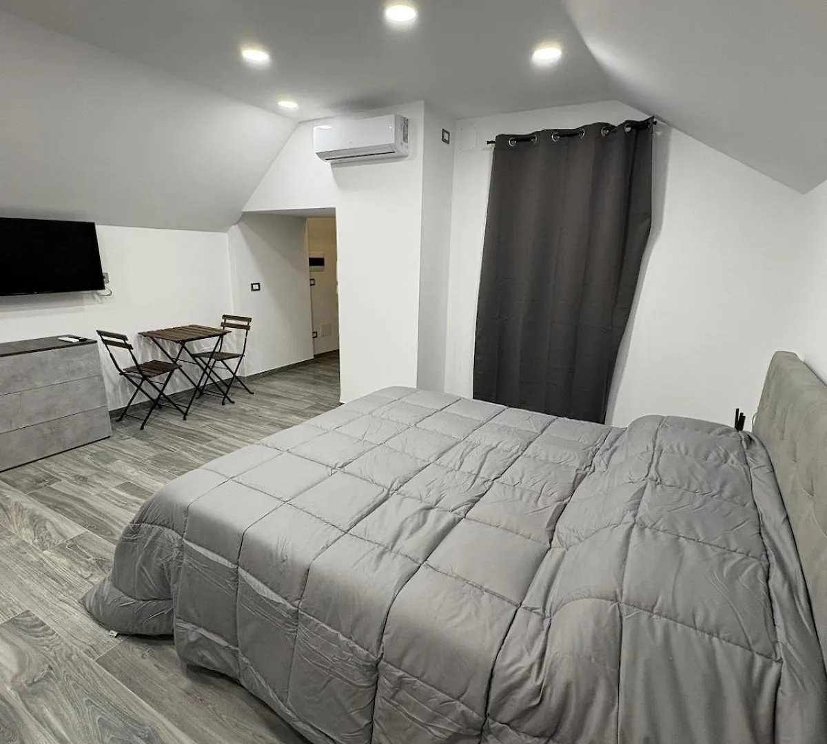 Doctor House Sanita Napoli Apartment